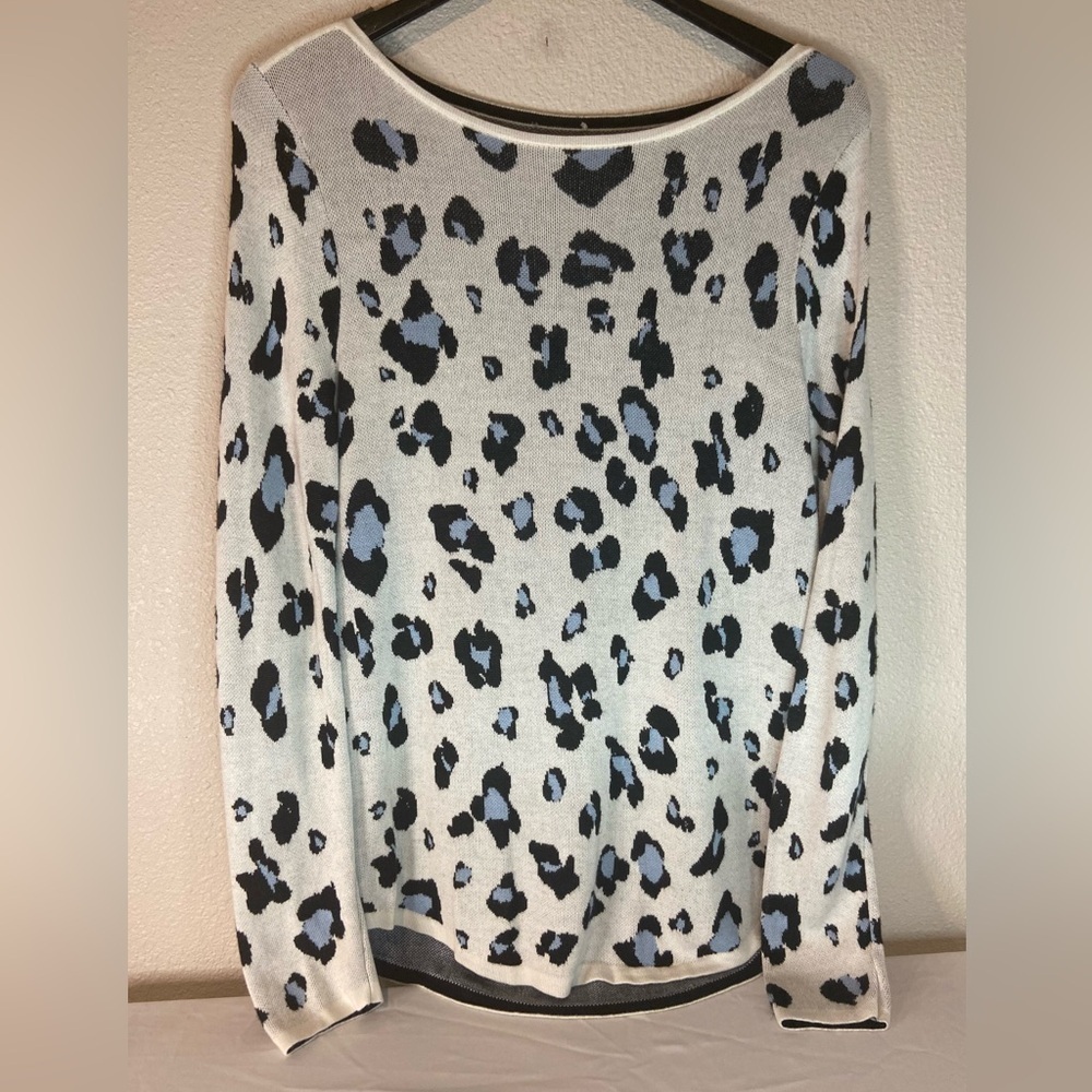 Chico’s~Rayon~Animal Print~Knit Sweater~Full-Length Sleeves~Scoop Neck~Size 2(M)